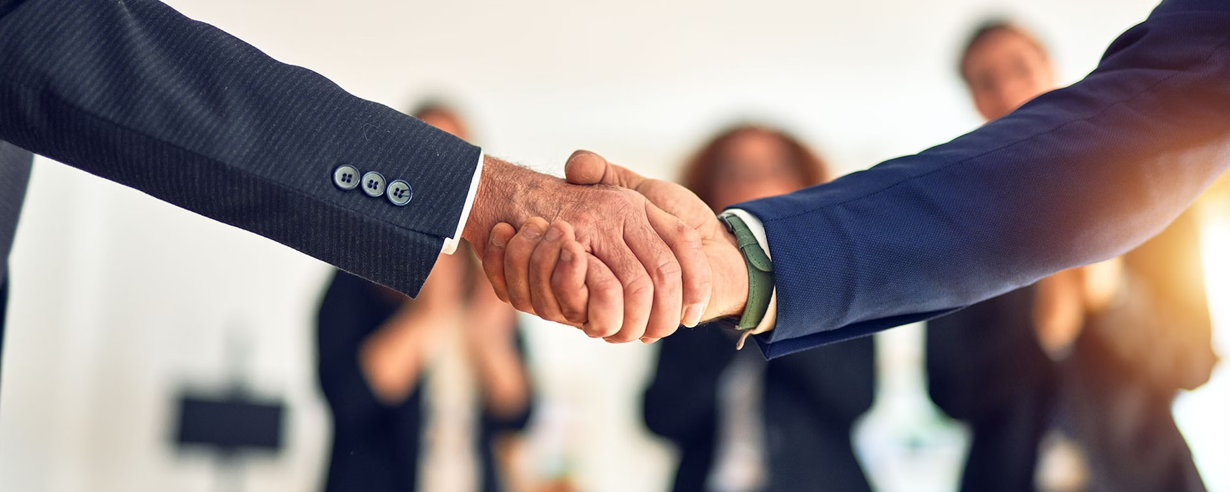 Services in Dubai | Company Formation, Golden Visa, Bank Accounts | Die Geissens Real Estate | Luxus Immobilien mit Carmen und Robert Geiss – Die Geissens in Dubai