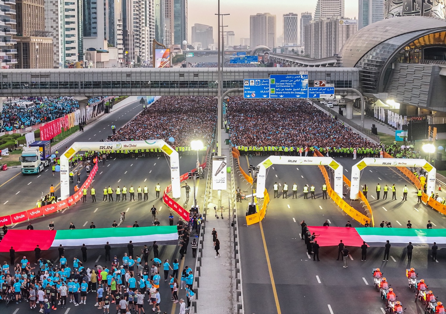 Dubai Run 2025 : plus de 300 000 coureurs sur la Sheikh Zayed Road | Die Geissens Real Estate | Luxus Immobilien mit Carmen und Robert Geiss – Die Geissens in Dubai
