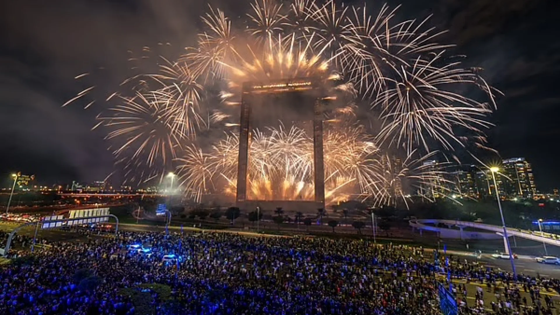 Réveillon 2025/26 à Dubai: Burj Khalifa, feux & drones | Die Geissens Real Estate | Luxus Immobilien mit Carmen und Robert Geiss – Die Geissens in Dubai